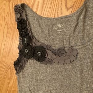 LOFT Grey ribbed tank with fabric flowers